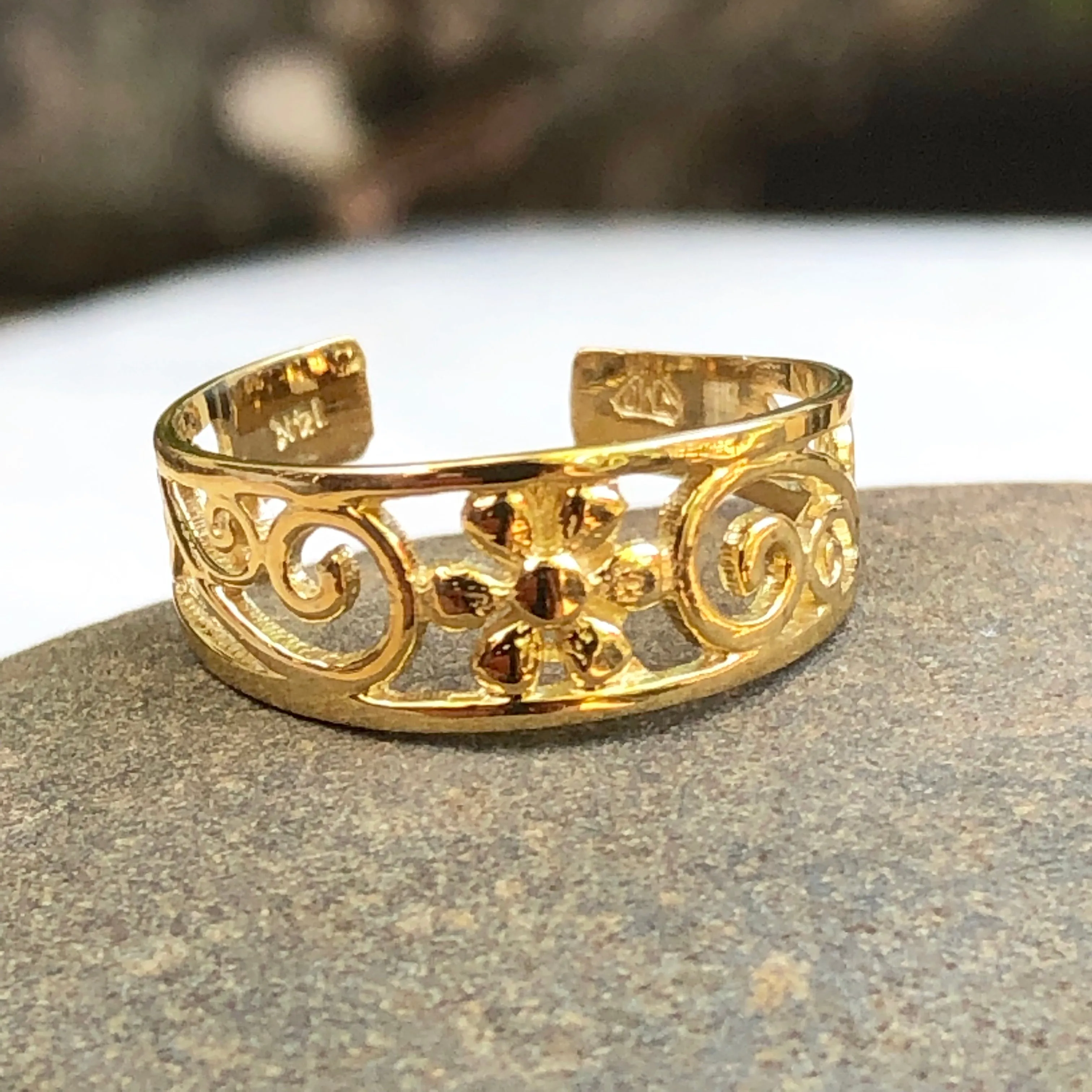 14KT Yellow Gold Floral Filigree Toe Ring