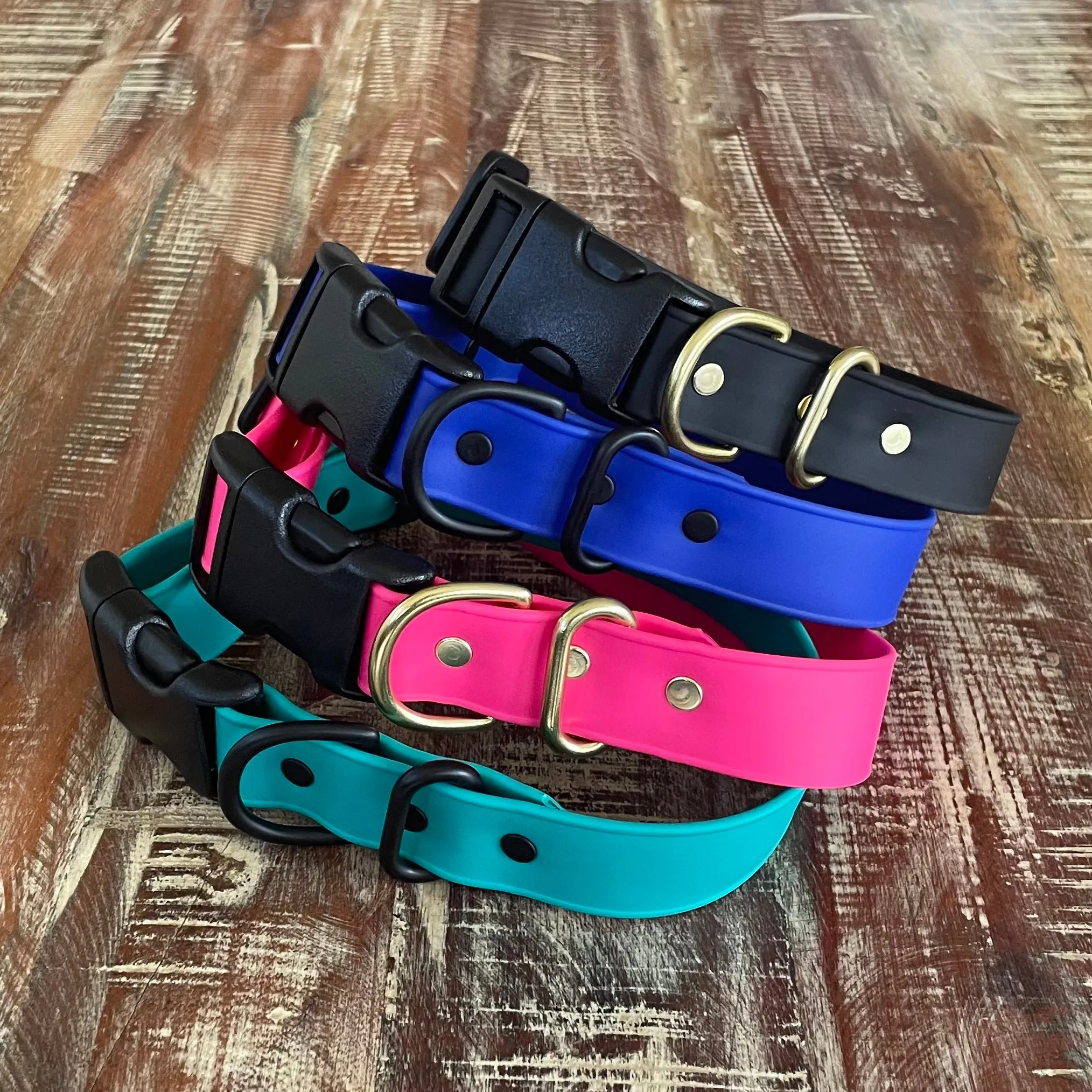 Adjustable Waterproof Collar : Neon Pink   Brass