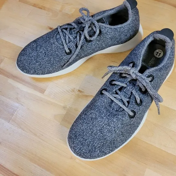 Allbirds Men's Wool Runner  Dark Gray With Gray Soles Size 9