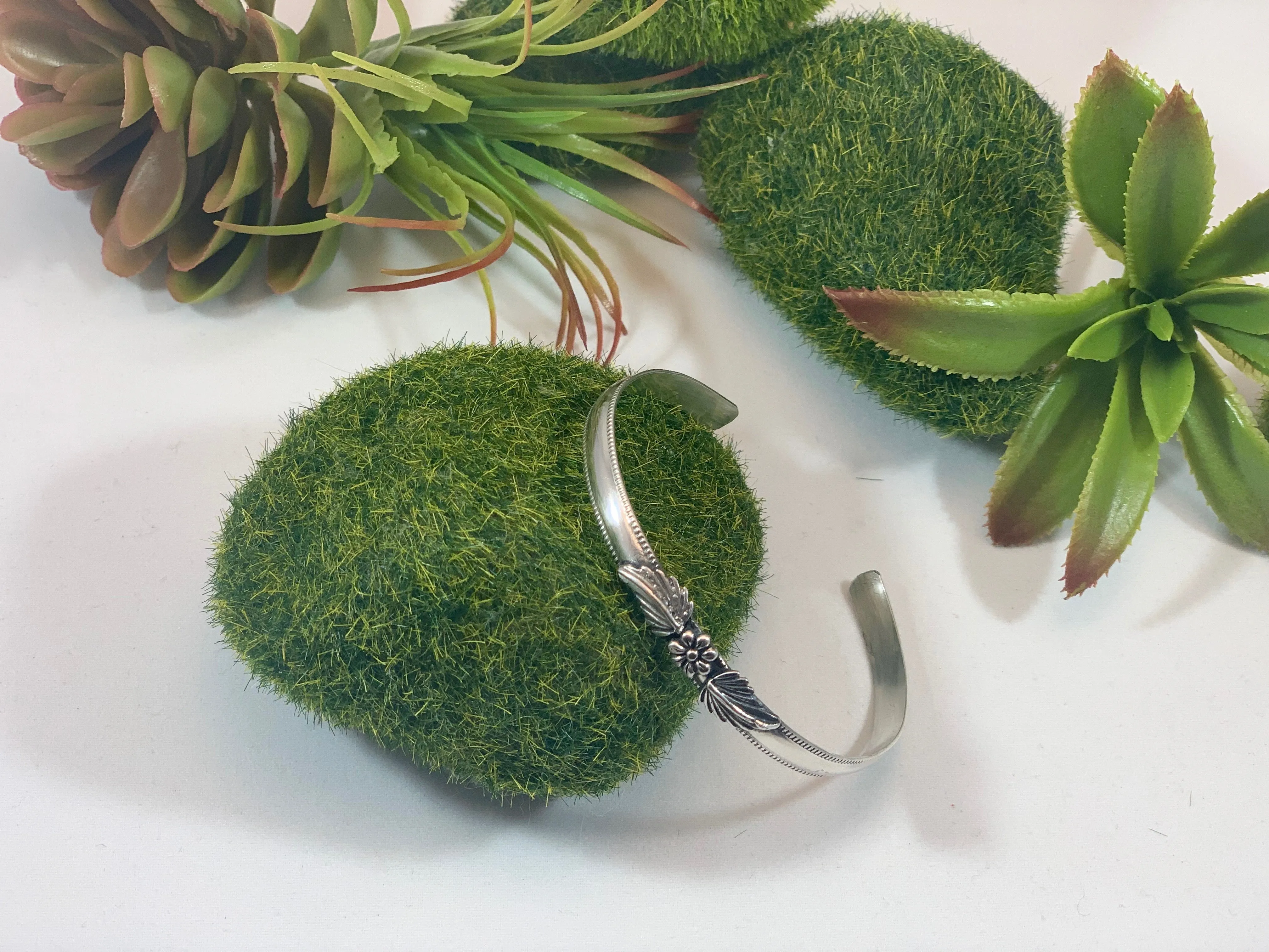 Cuff: Flower and Leaves
