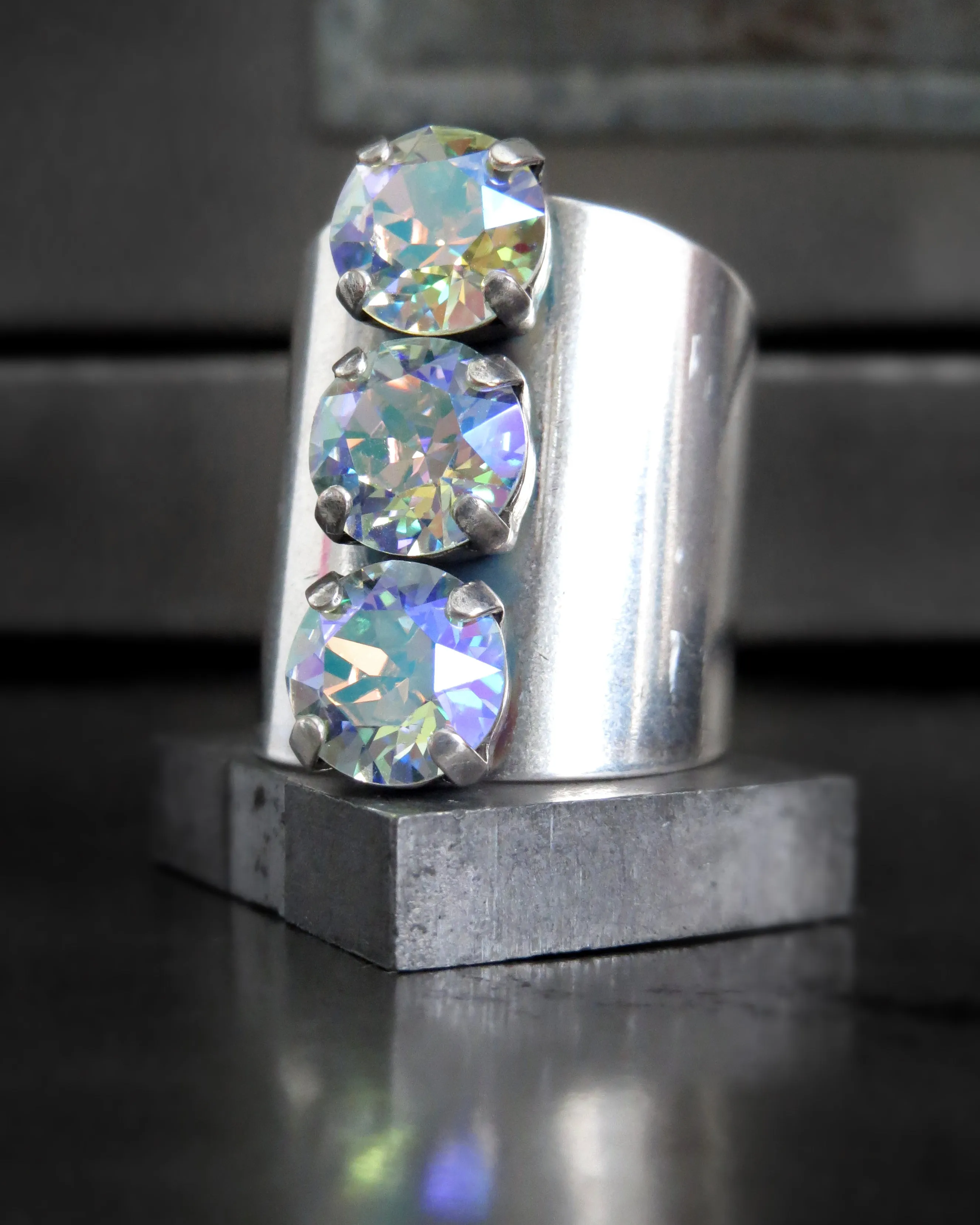 ETHEREAL - Heavenly Shimmer Crystal Trio Ring