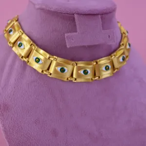 EYE CHOKER