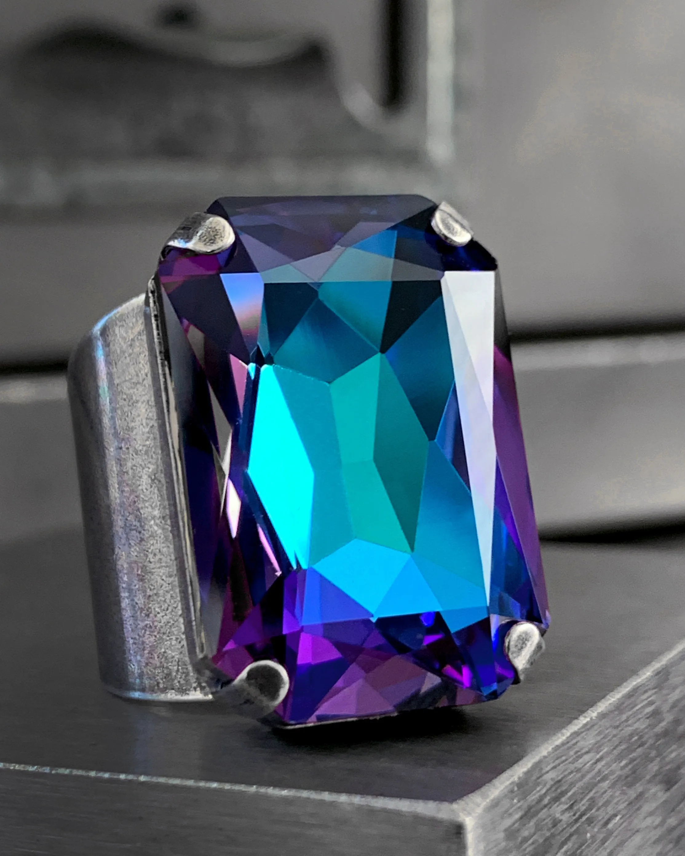 ILLUSION - Large Heliotrope Crystal Ring