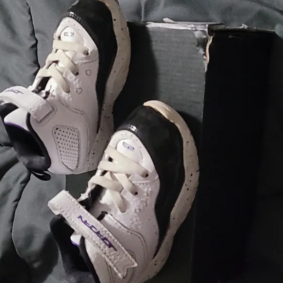 Jordan B'Loyal (TD) in box