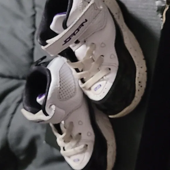 Jordan B'Loyal (TD) in box