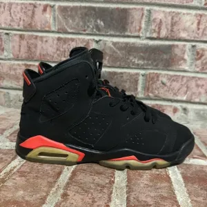 Kids Jordan 6 retro “infrared” size 5.5y