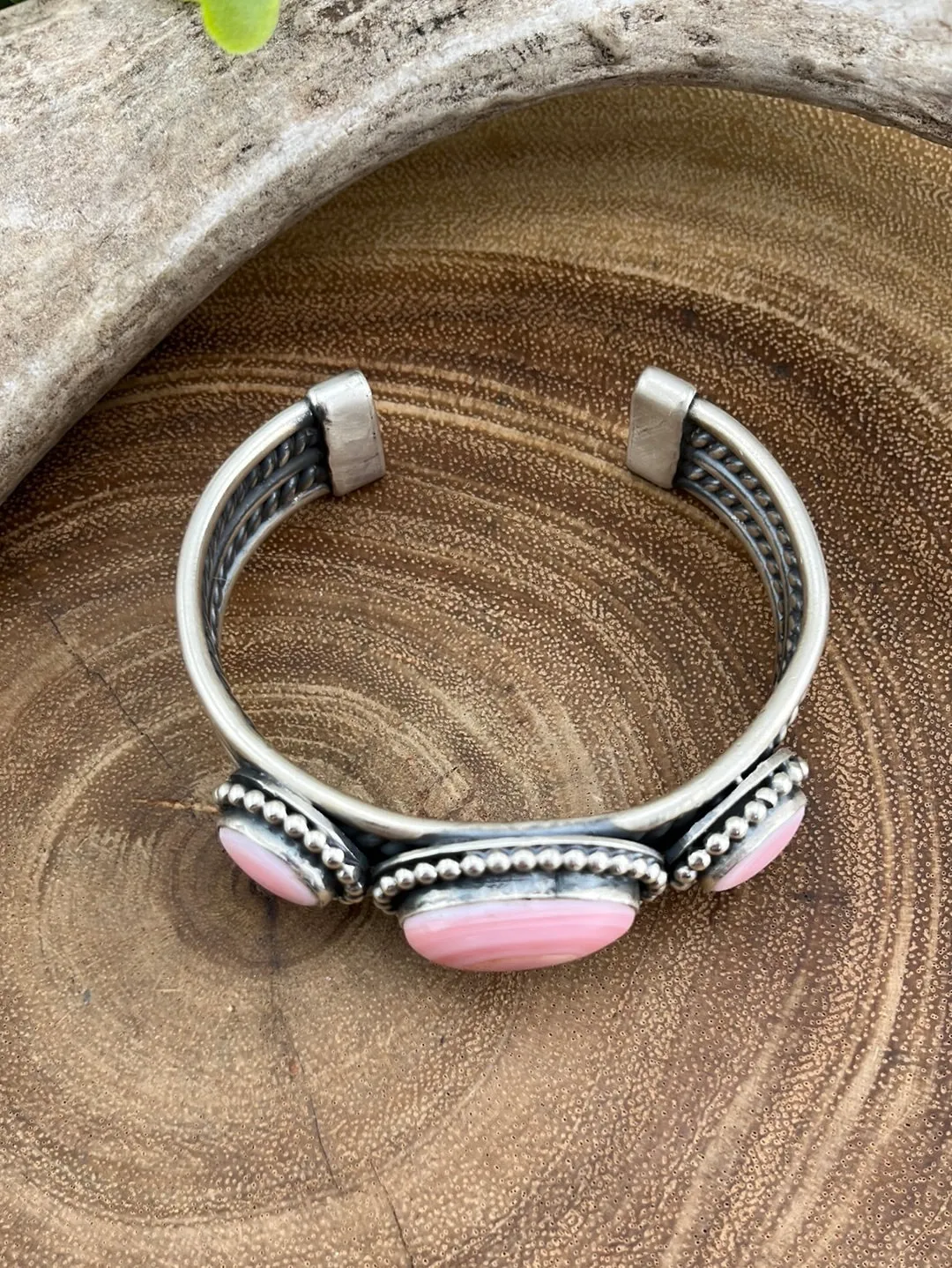 Libby Roped Sterling 3 Stone Pink Conch Cuff - Oval Center