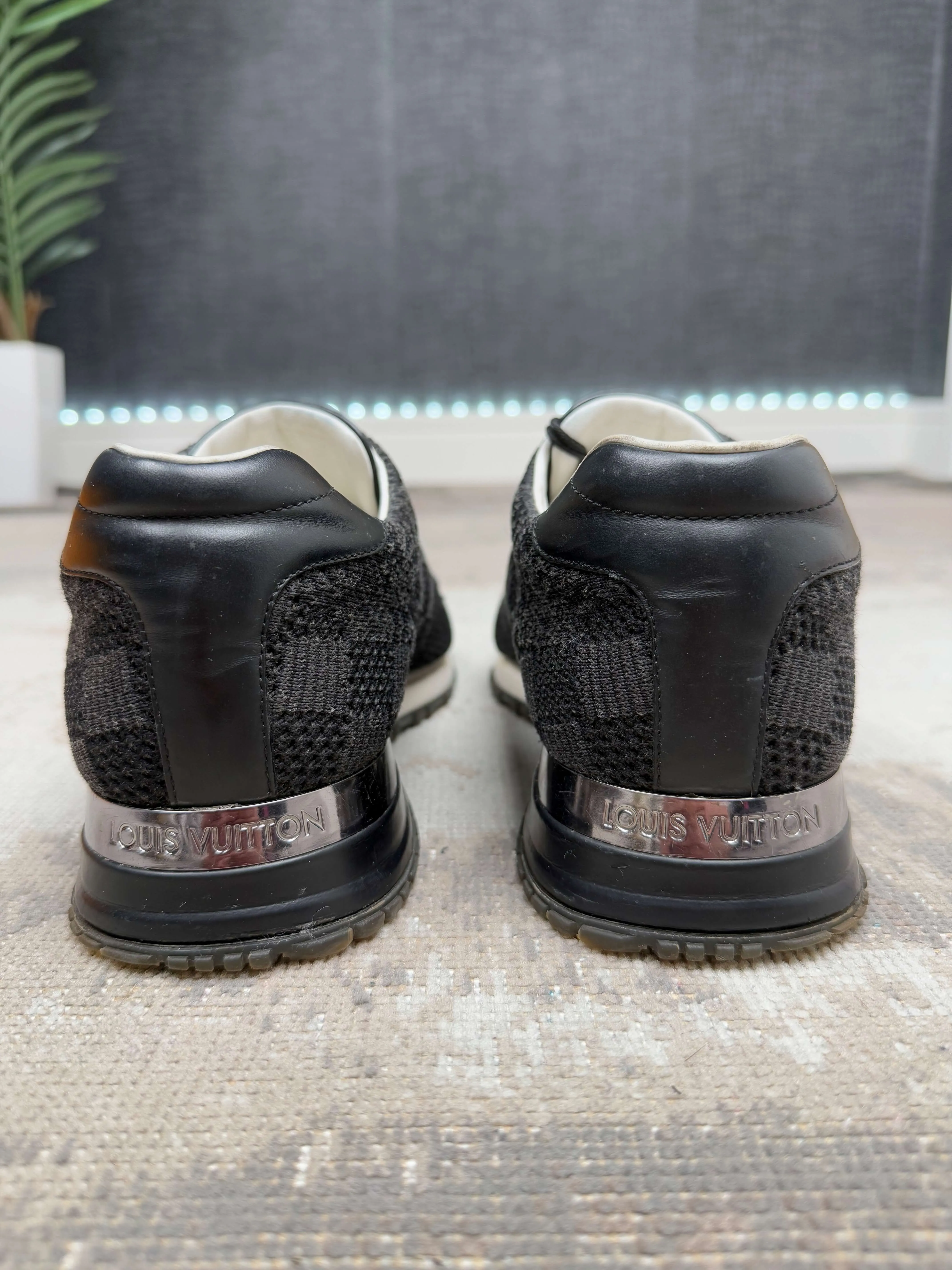 Louis Vuitton Run Away - Black