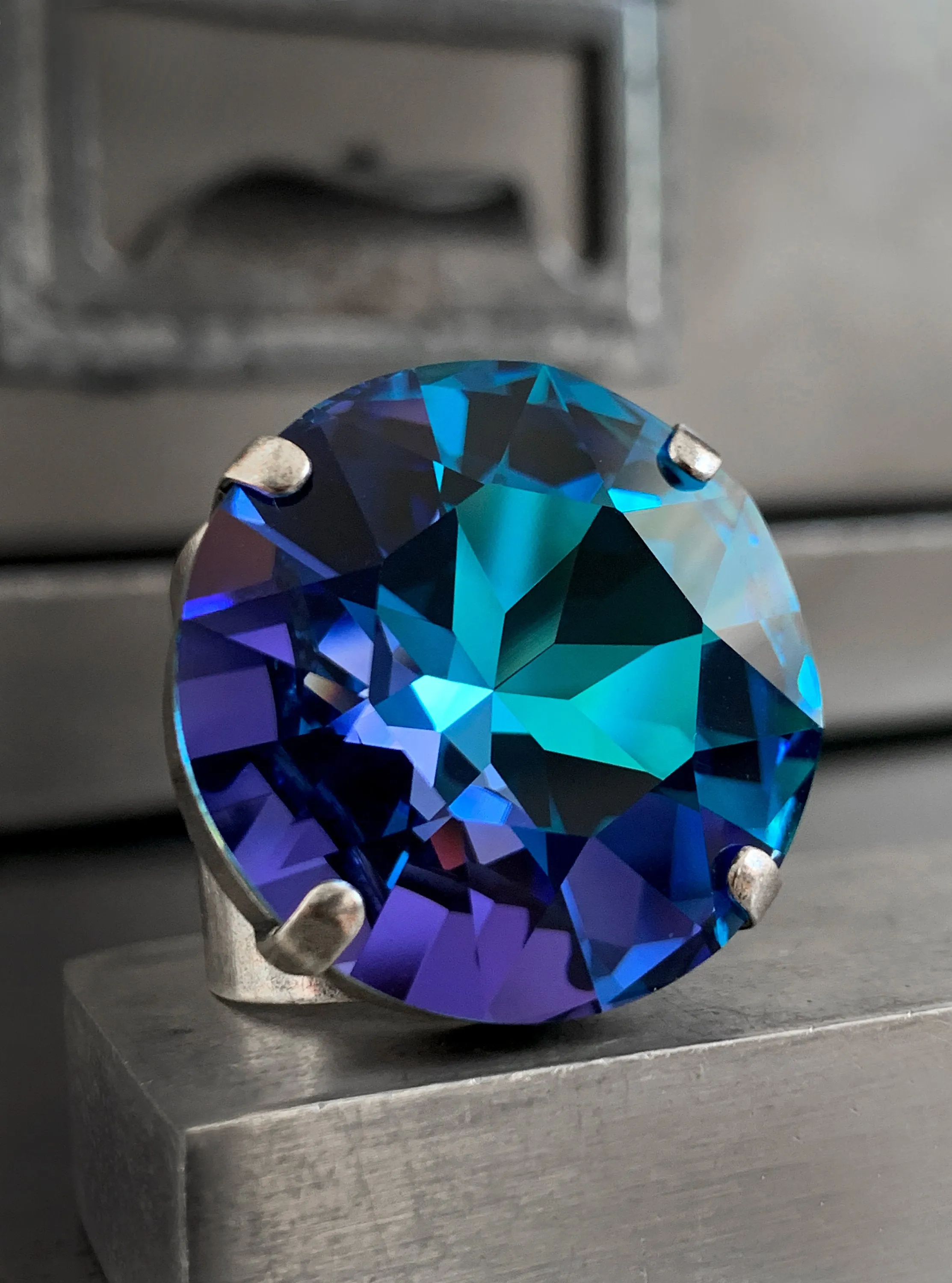 MAGICIAN - Large Round Crystal Ring in Cobalt Blue & Purple