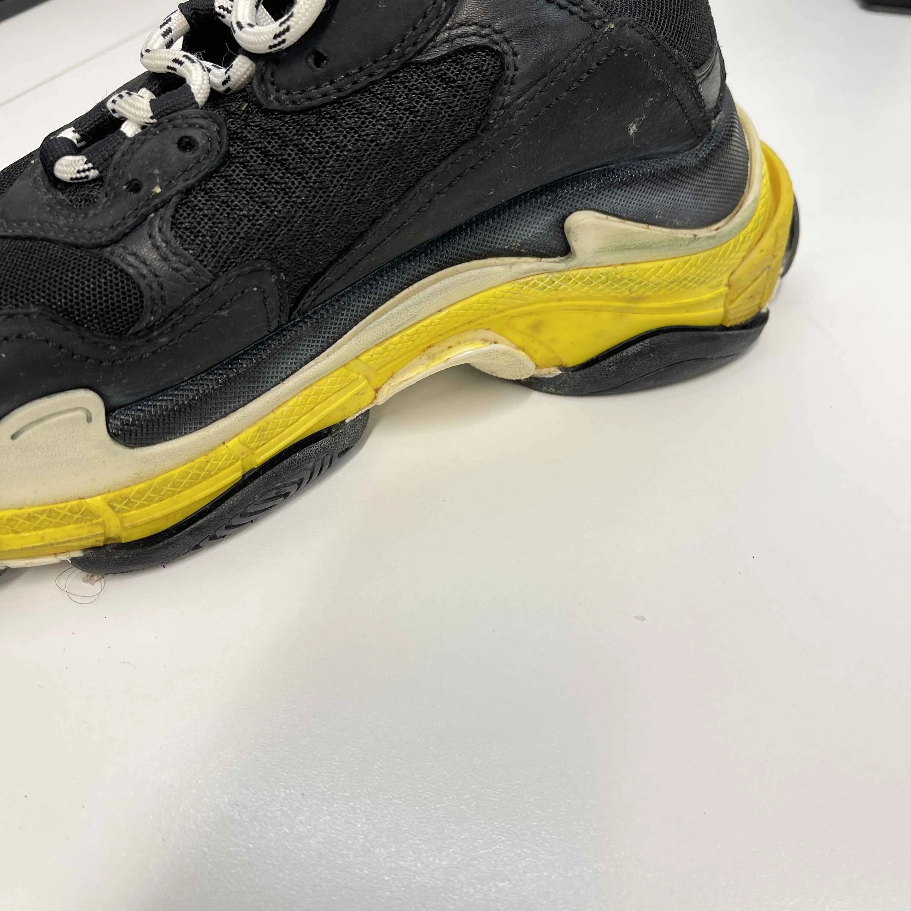 Men's Triple S Low Trainers Black Size EU 39 / UK 5