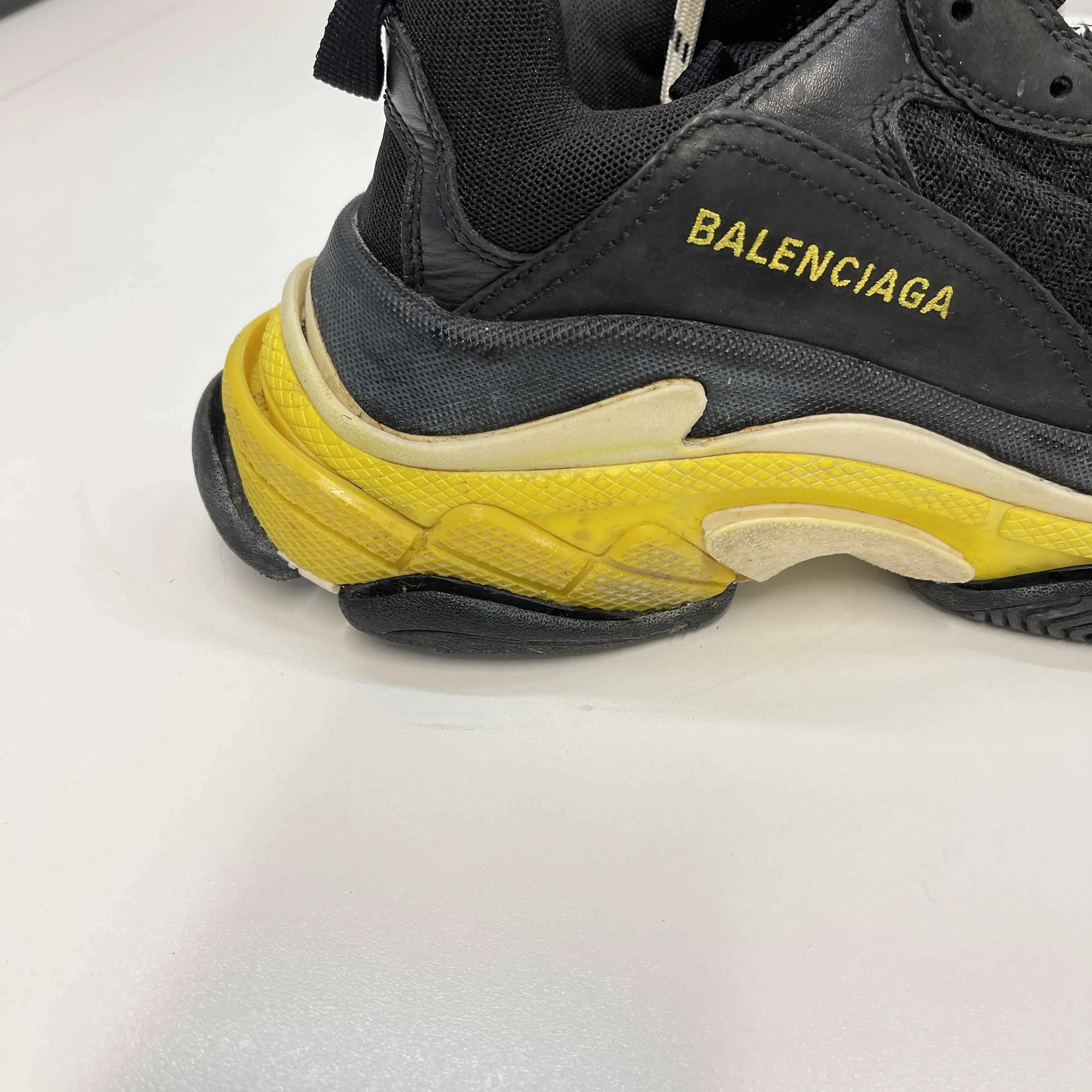 Men's Triple S Low Trainers Black Size EU 39 / UK 5