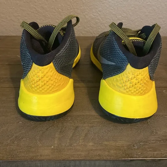 Nike KD Trey 5 iii shoes Y7