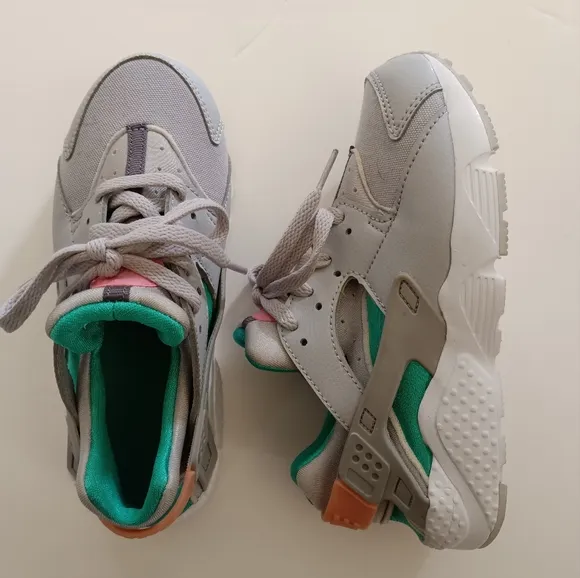 Nike Kids Hurache Gray/Teal Size 13