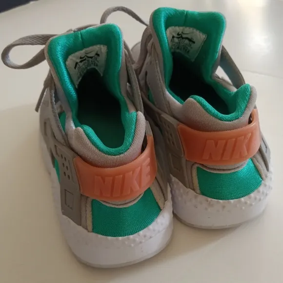 Nike Kids Hurache Gray/Teal Size 13