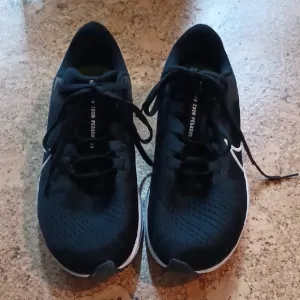 Nike Men's Air Zoom Pegasus 38 Size 9 2021