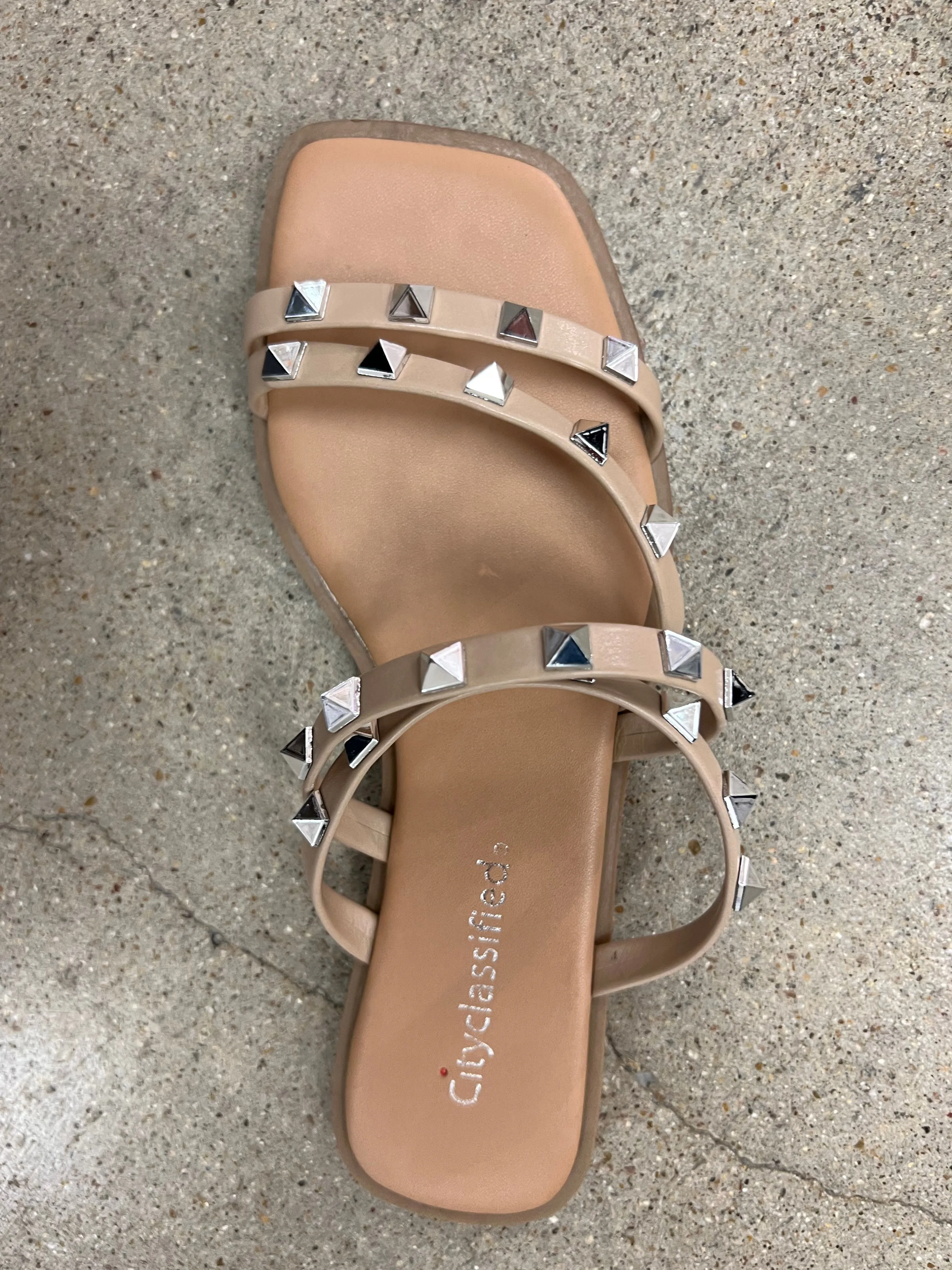 Nude Strapy sandal with detail
