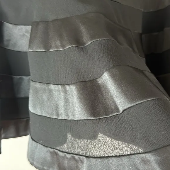 NWT Joseph Ribkoff black satin / mess skirt size 6