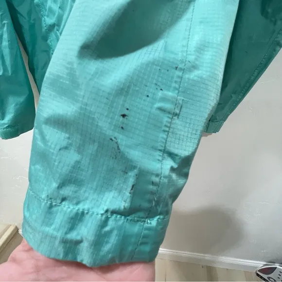 Patagonia Women's Medium Torrent Shell Rain Jacket Fresh Teal H2NO Hooded