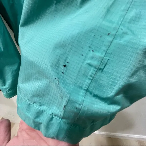 Patagonia Women's Medium Torrent Shell Rain Jacket Fresh Teal H2NO Hooded