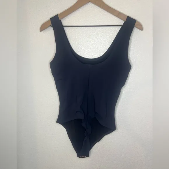 Pinsy Scoop Tank Hourglass Shapewear Thong Bodysuit Medium