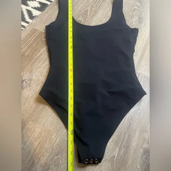 Pinsy Scoop Tank Hourglass Shapewear Thong Bodysuit Medium