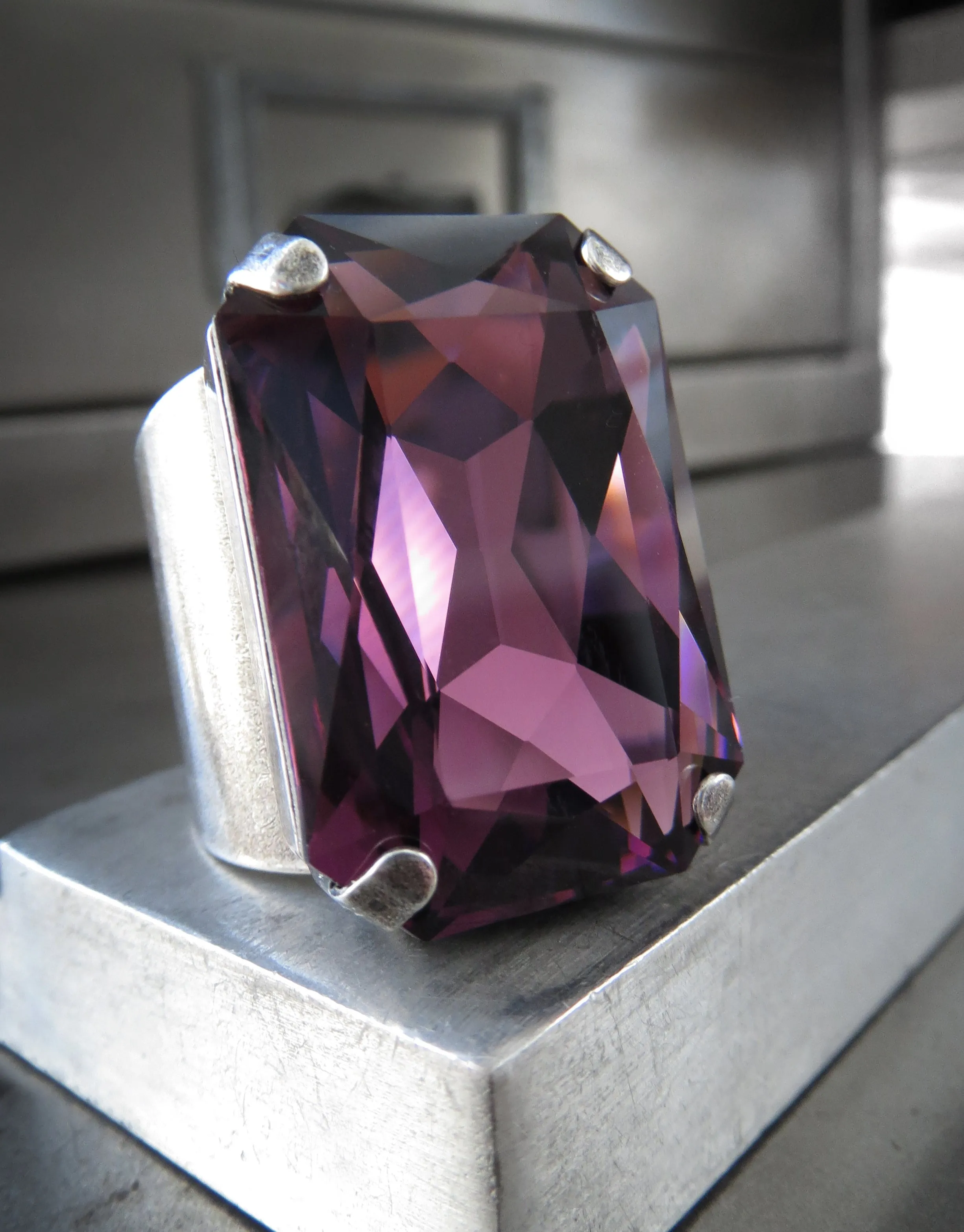 ROYALTY - Amethyst Purple Crystal Cocktail Ring