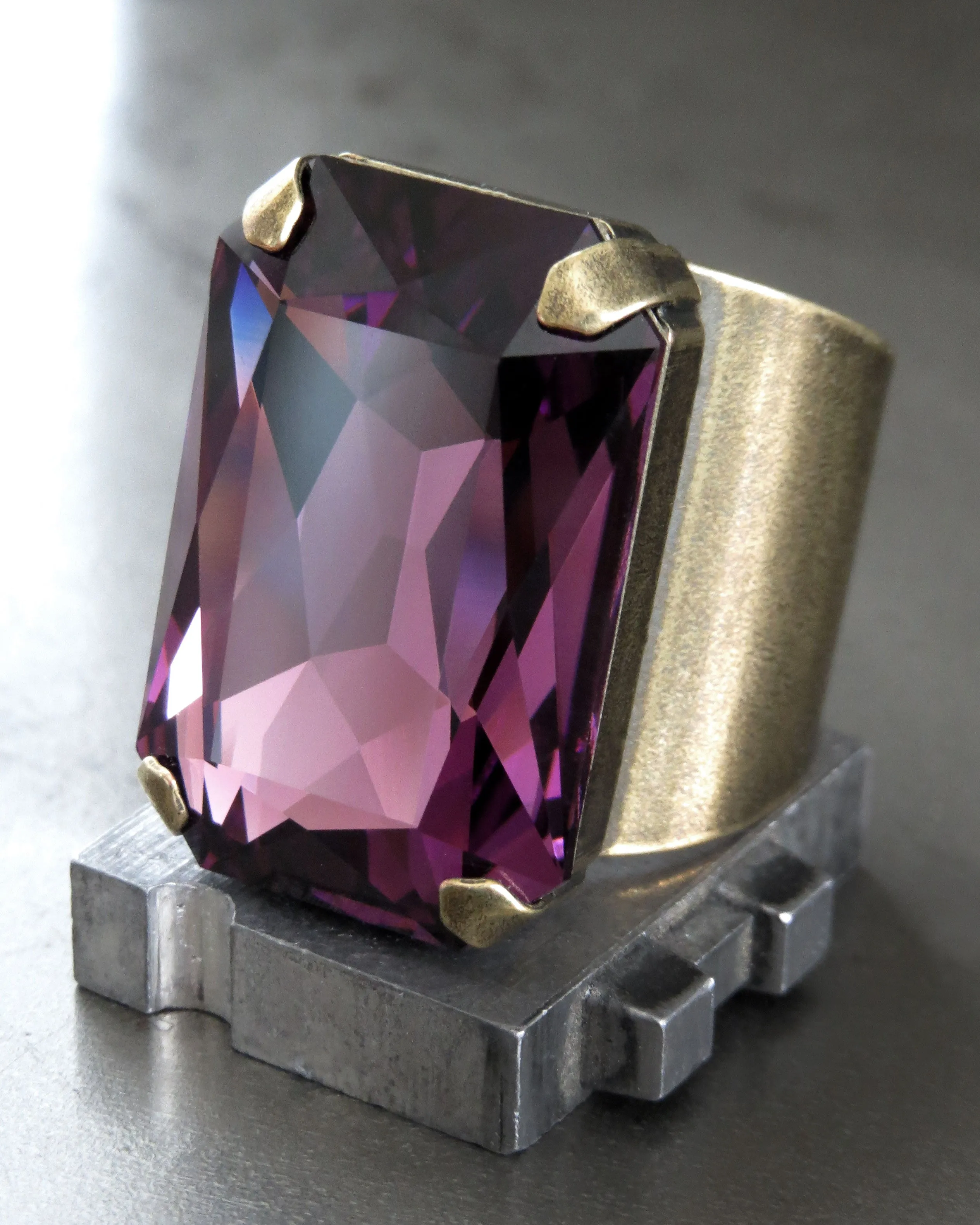 ROYALTY - Amethyst Purple Crystal Cocktail Ring