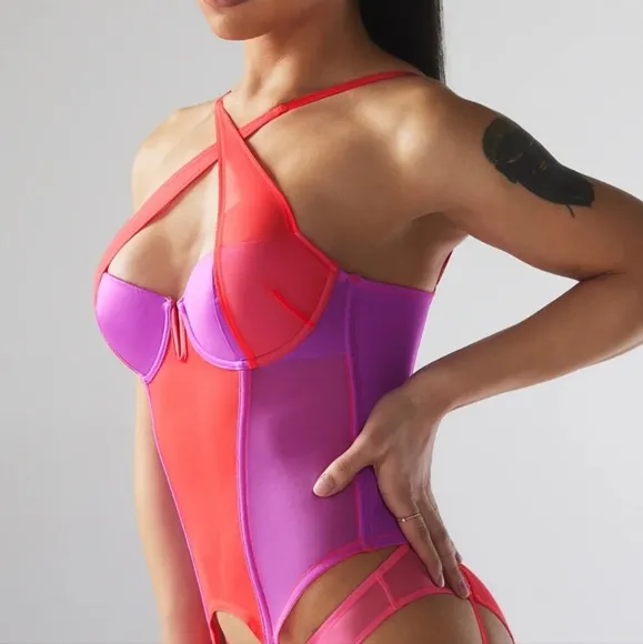 SAVAGE X FENTY I DARE HUE MESH BUSTIER RED PINK COMBO SIZE LARGE