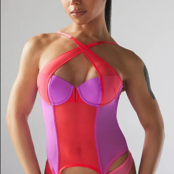 SAVAGE X FENTY I DARE HUE MESH BUSTIER RED PINK COMBO SIZE LARGE