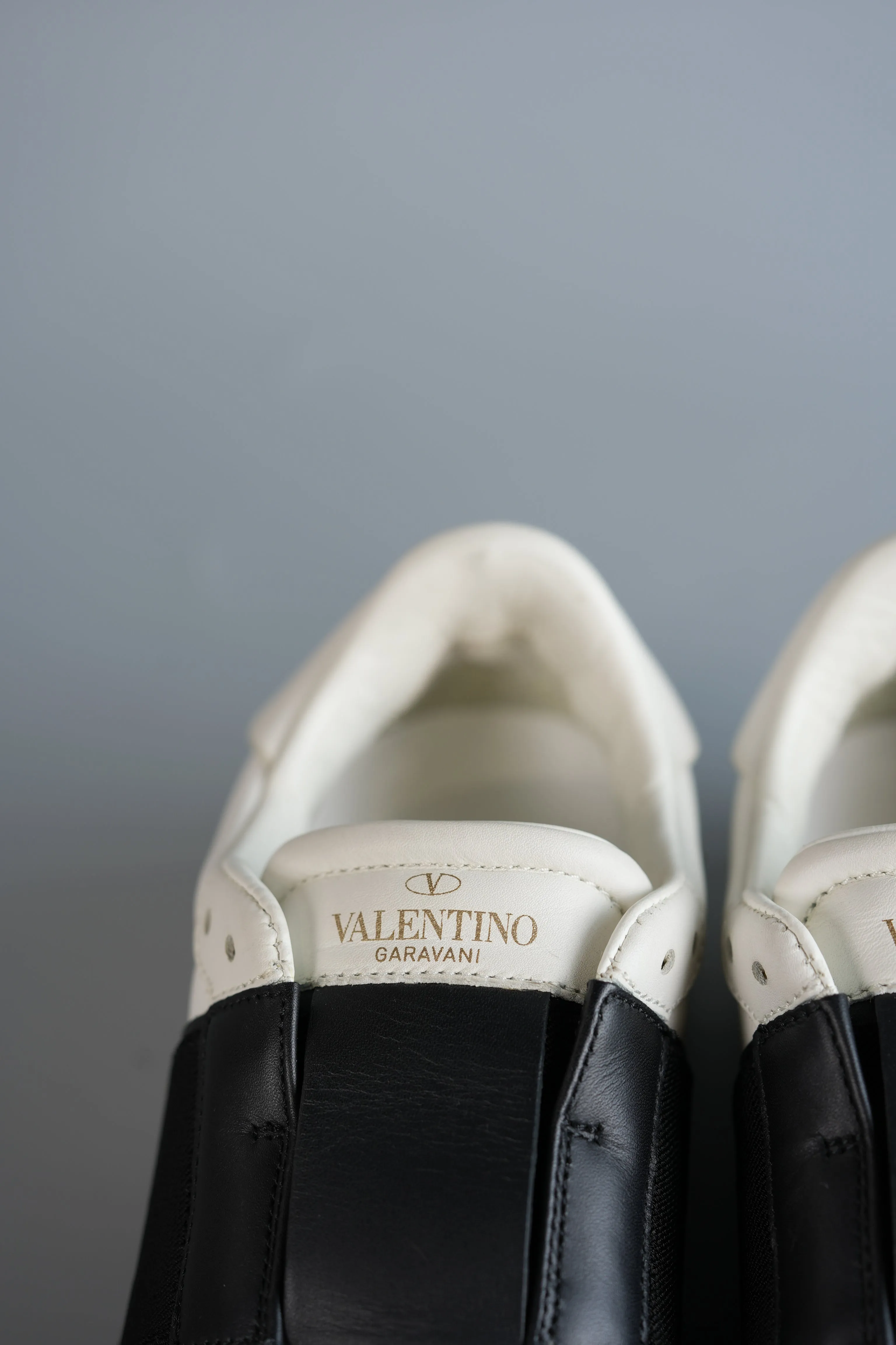 Stud Laceless White/Black Sneakers Size 35 (24cm)