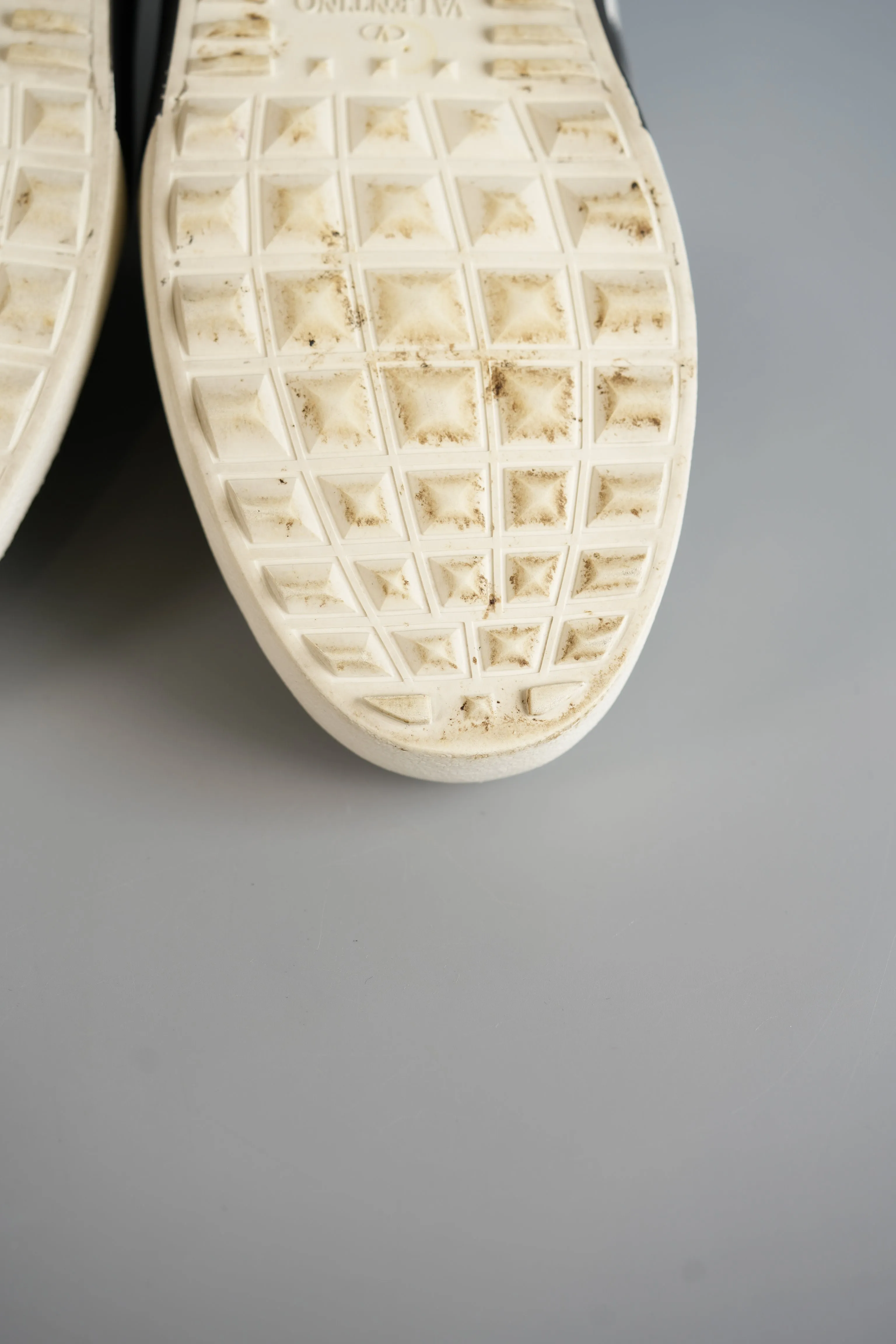 Stud Laceless White/Black Sneakers Size 35 (24cm)