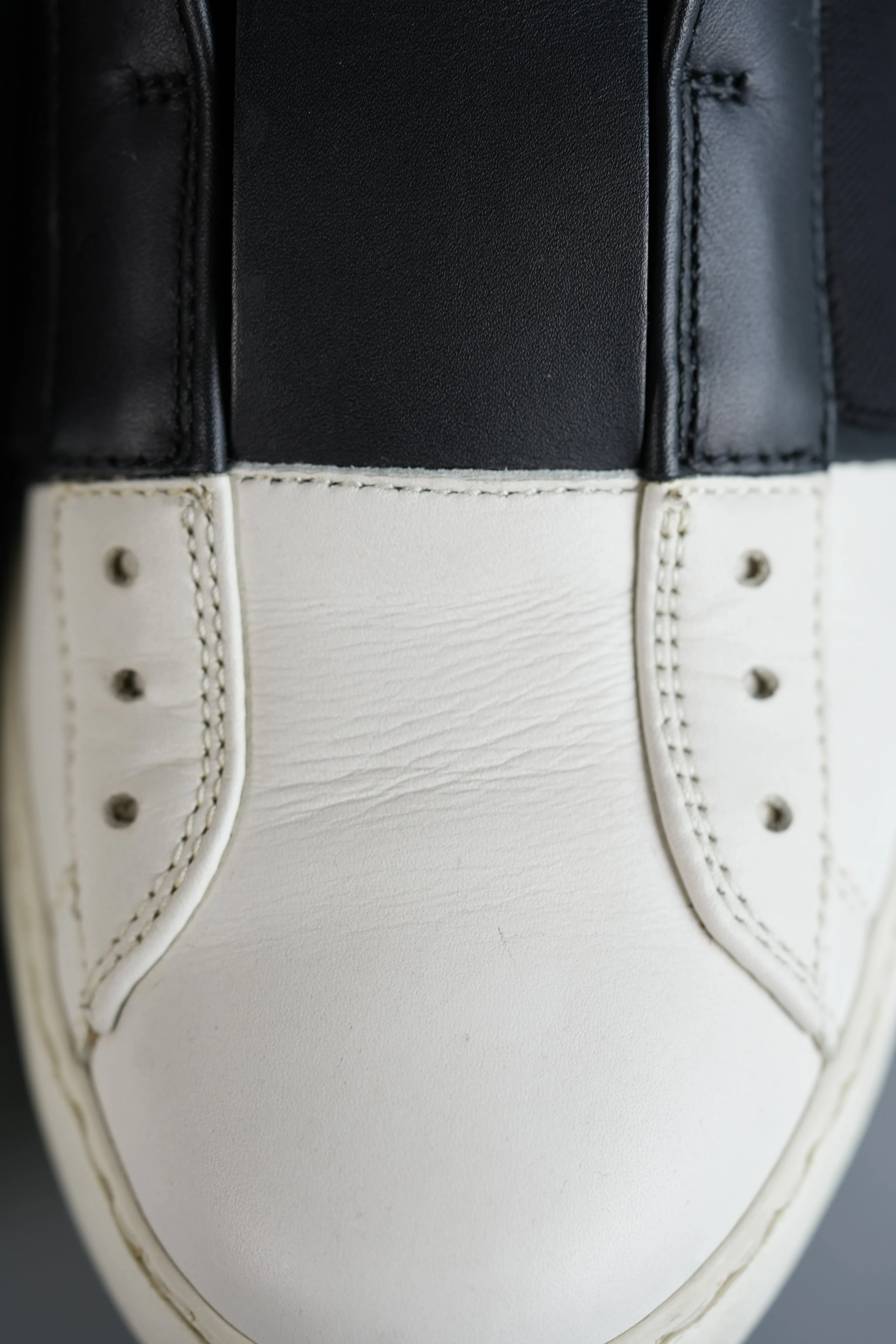 Stud Laceless White/Black Sneakers Size 35 (24cm)