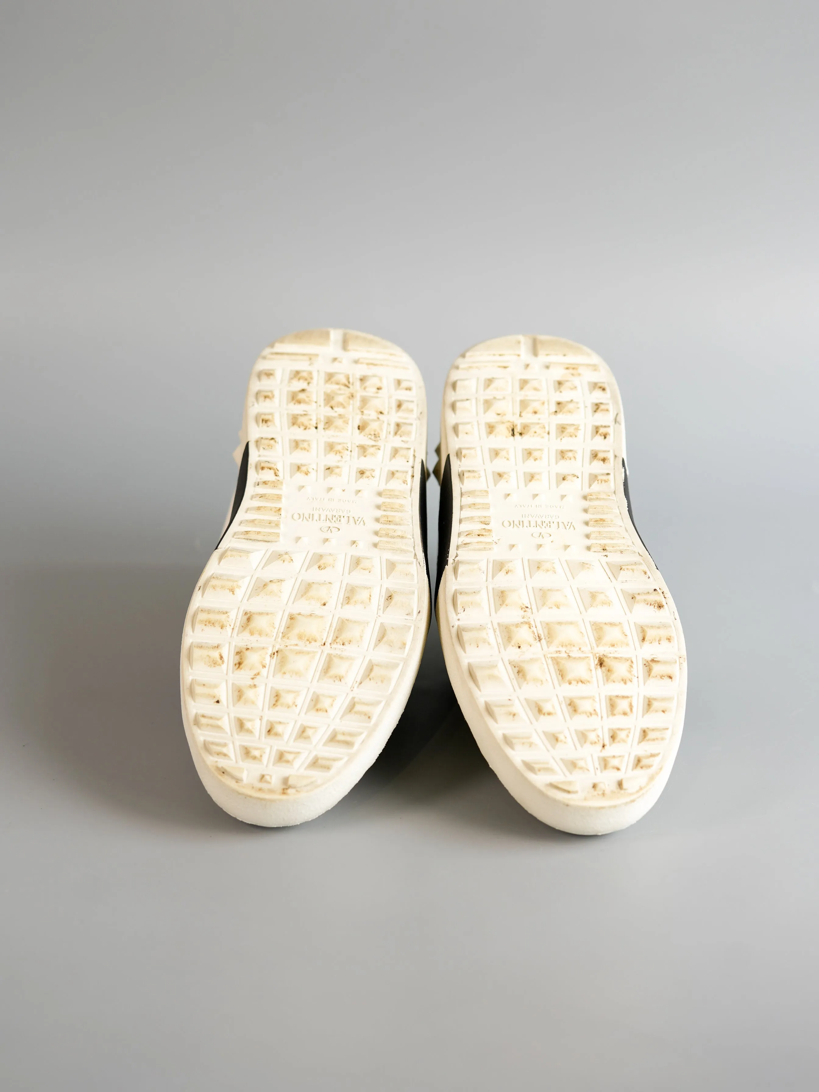 Stud Laceless White/Black Sneakers Size 35 (24cm)
