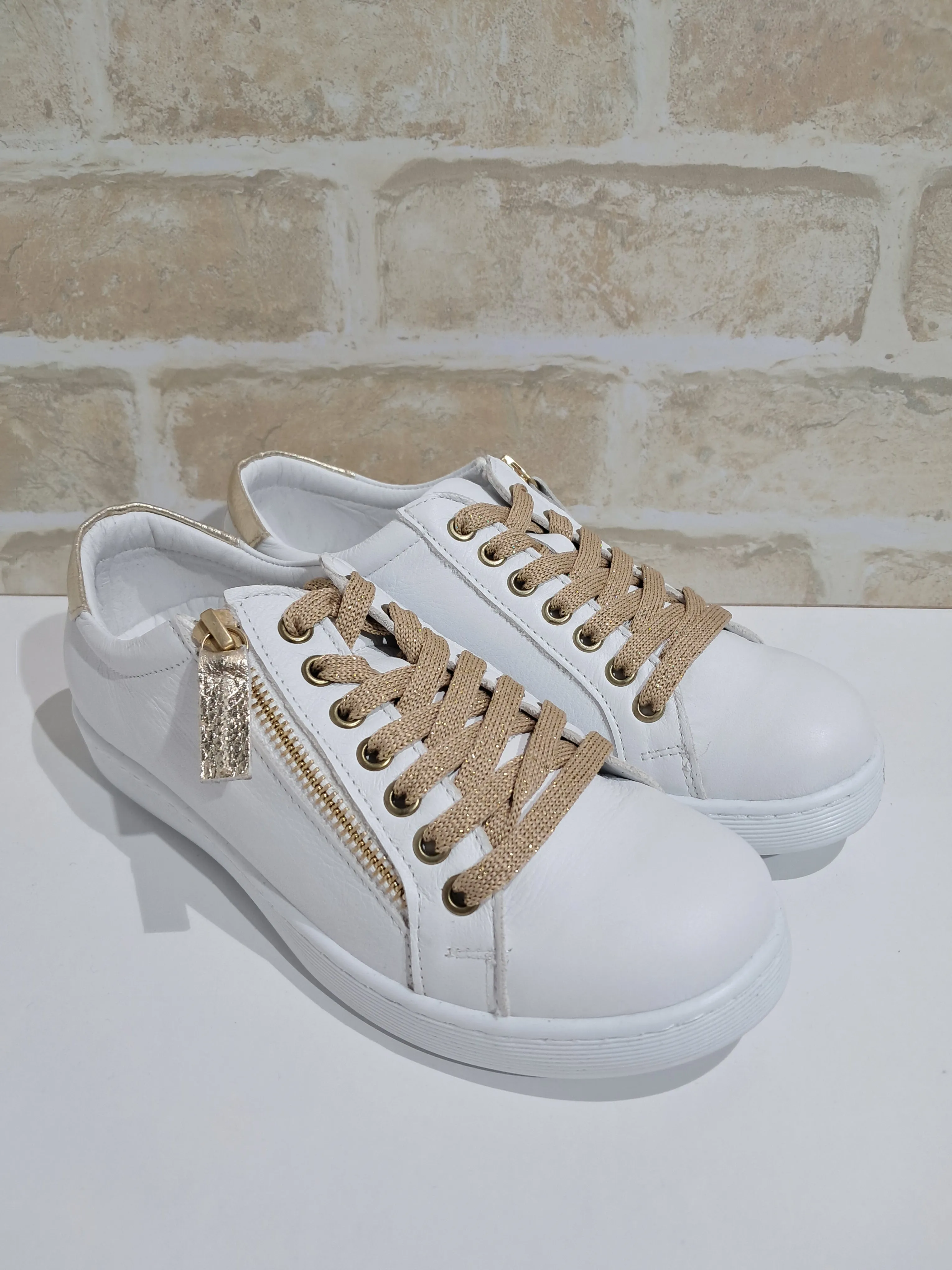 Token Fresh White/Gold by Rilassare