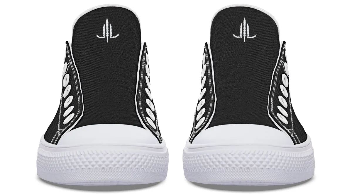 Traditional Bat Low Tops