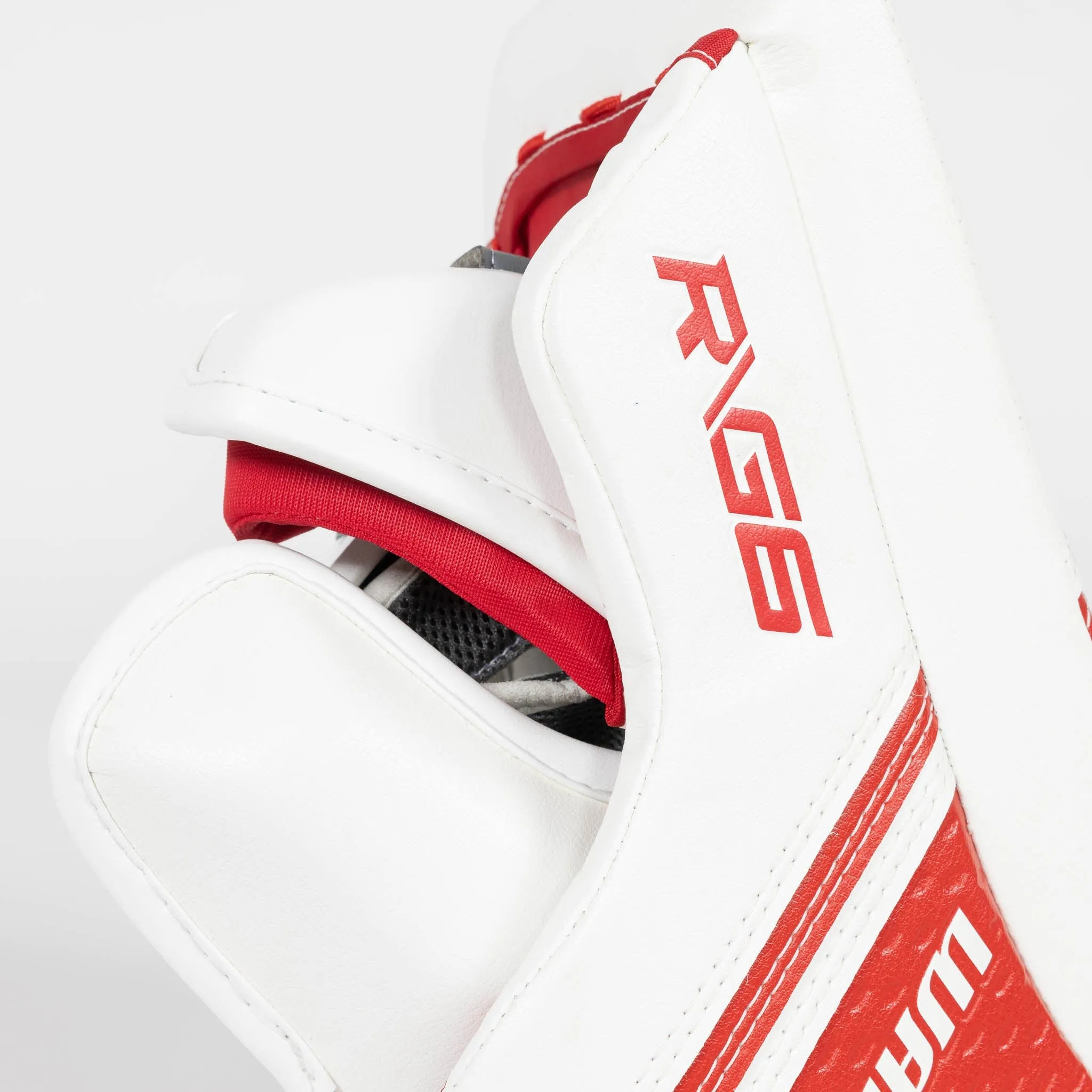 Warrior Ritual G6 E  Intermediate Goalie Blocker