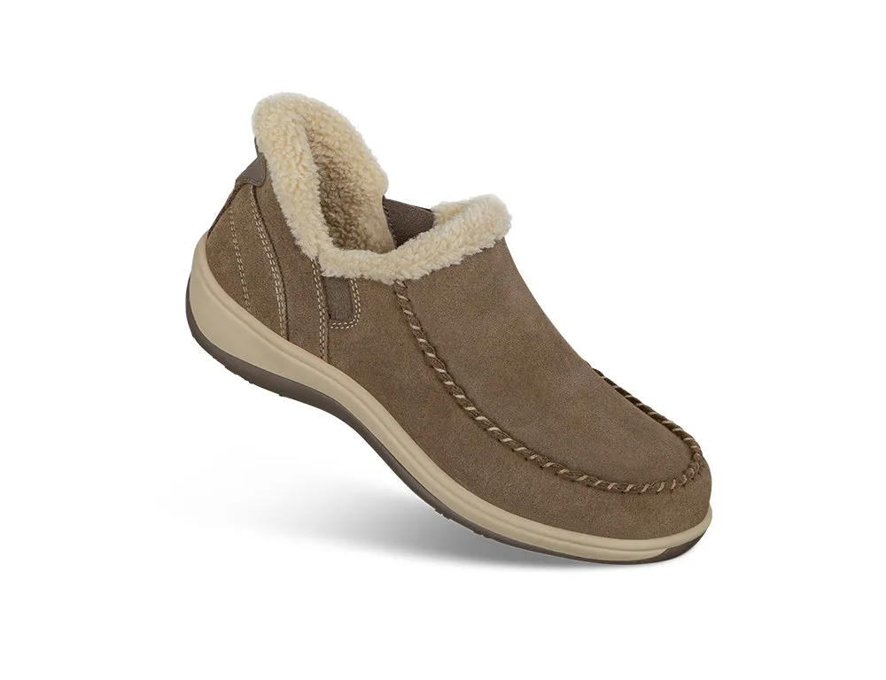 Womens Hands-Free Lorin Light Brown House Shoes